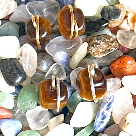Tige's eye cube earrings/ Manifesting power and wealth healing crystals jewelry - Picture 2 of 7